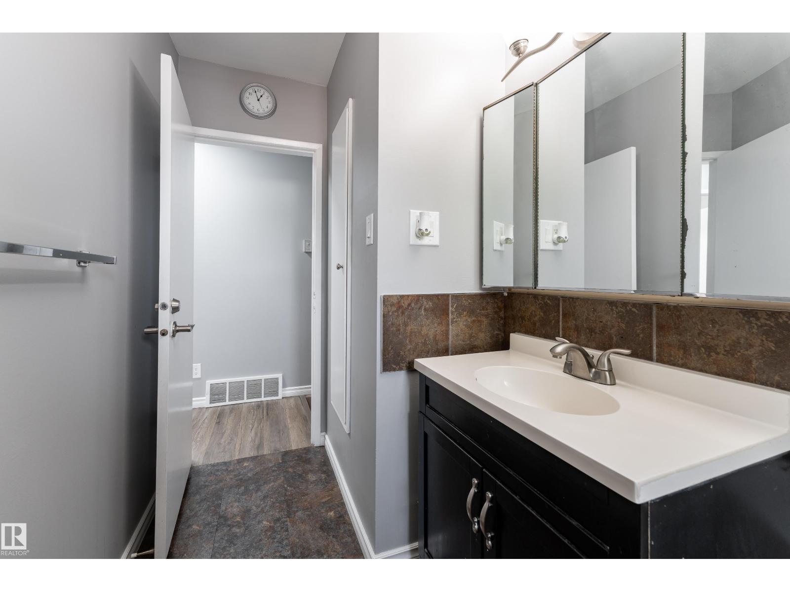 9012 MEADOWLARK RD NW - 24