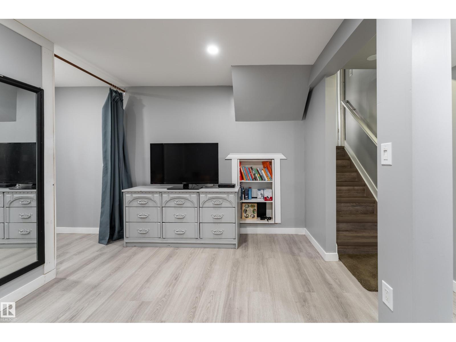 9012 MEADOWLARK RD NW - 26