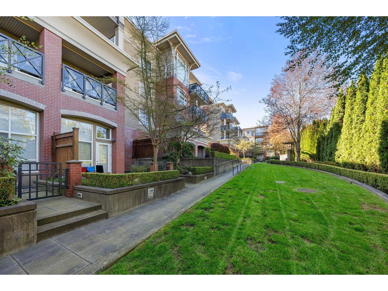 203 2970 KING GEORGE BOULEVARD, Surrey