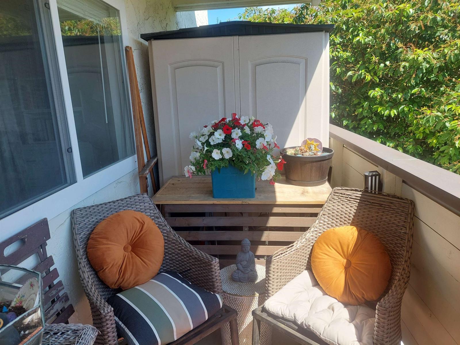 205 1448 FIR STREET, White Rock