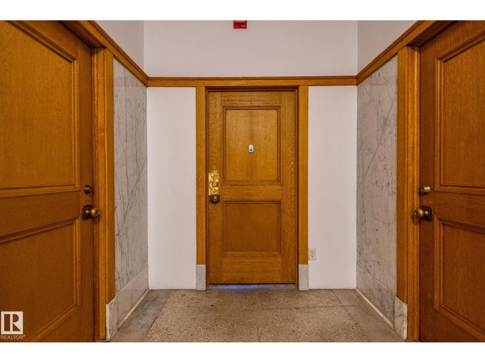 #810 10134 100 ST NW - 24