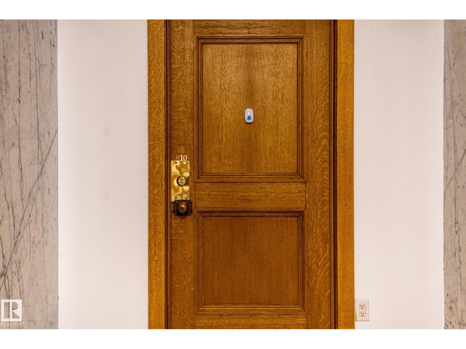 #810 10134 100 ST NW - 25