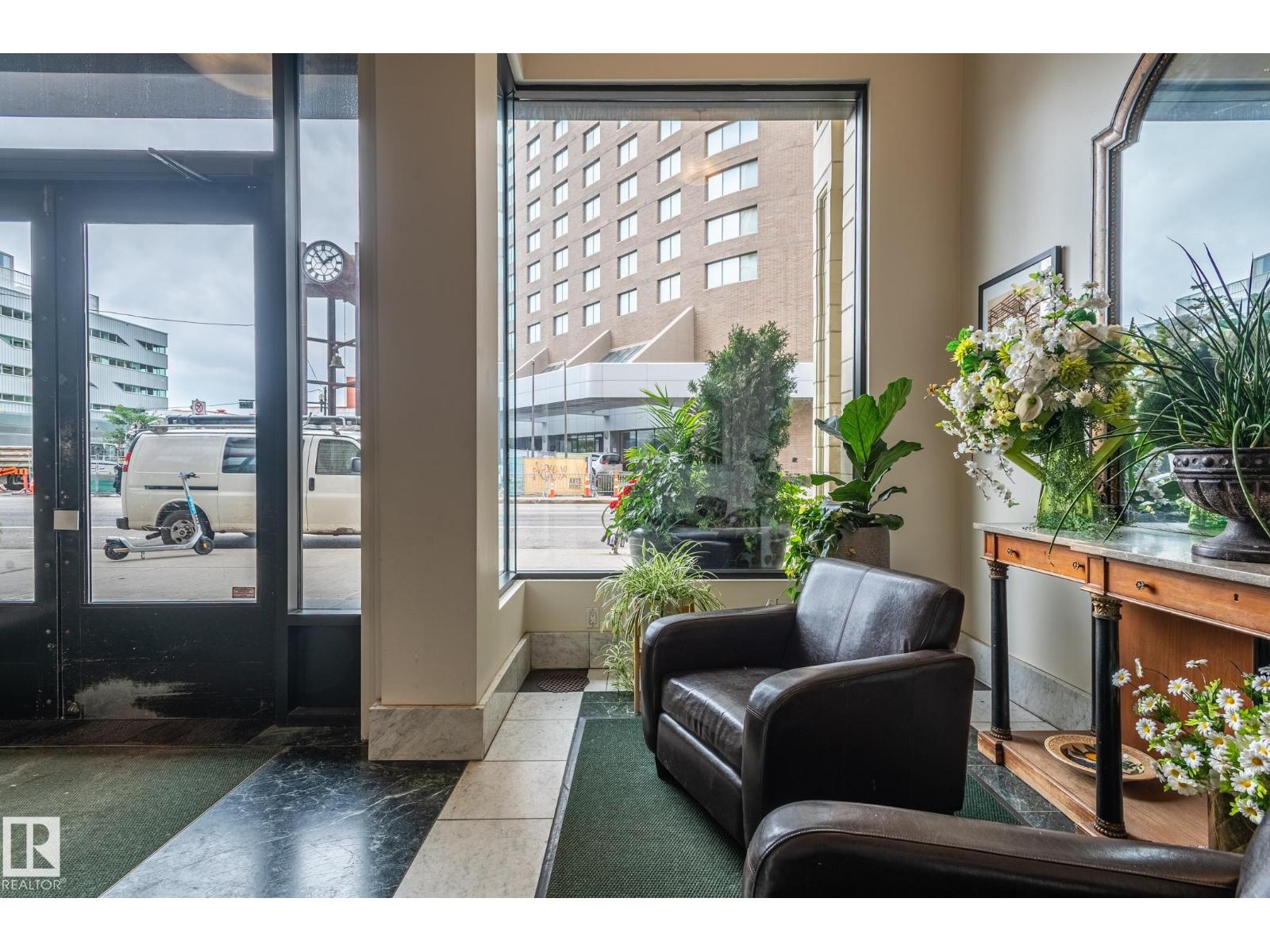 #810 10134 100 ST NW - 7