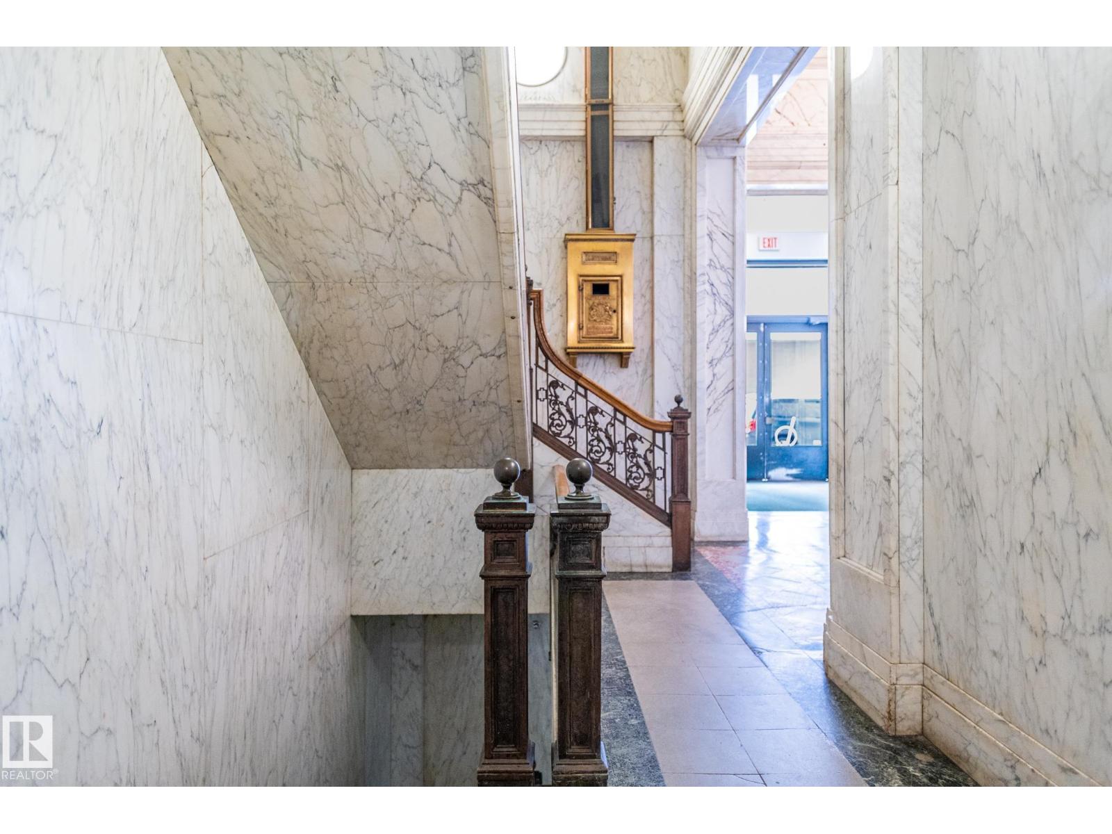 #810 10134 100 ST NW - 21