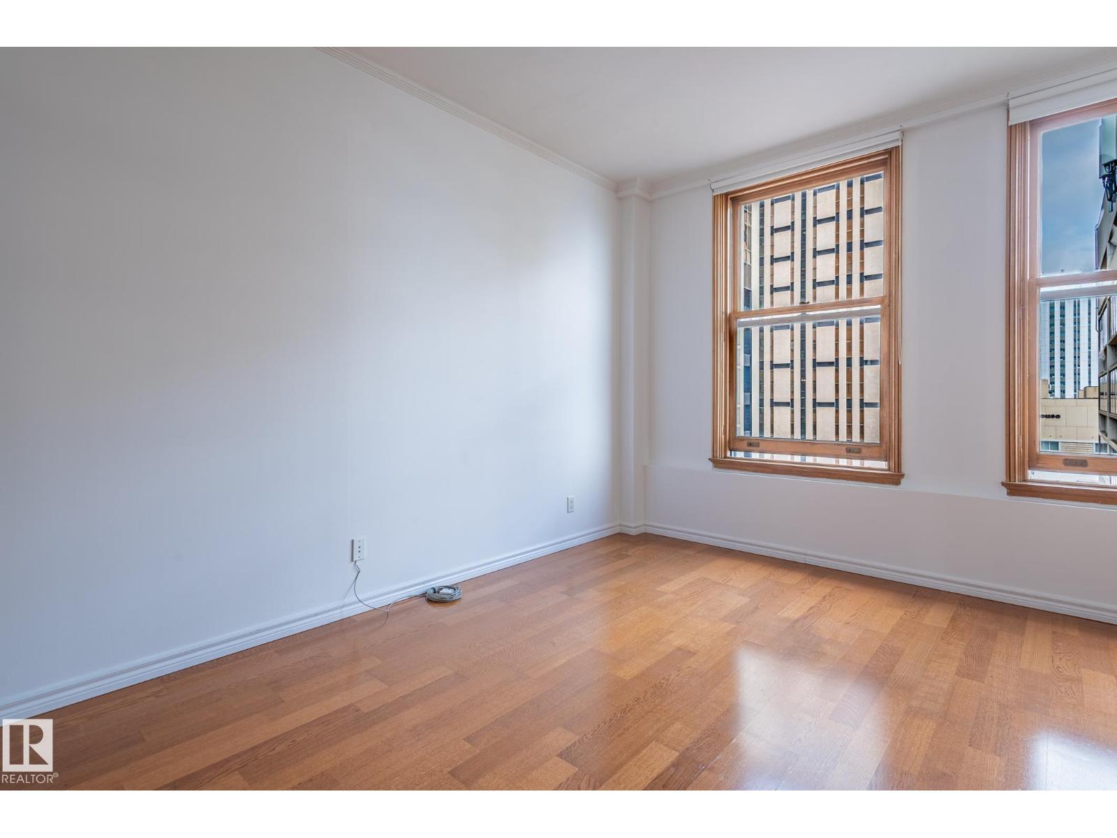 #810 10134 100 ST NW - 36