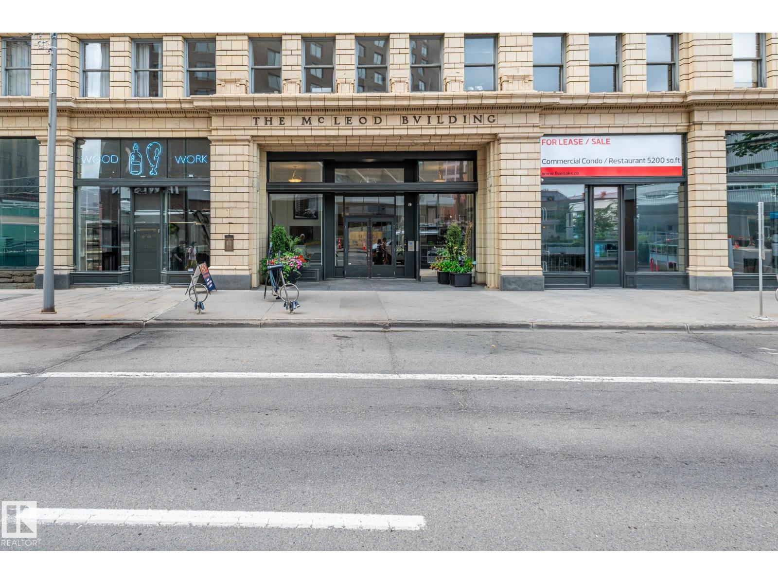 #810 10134 100 ST NW - 4