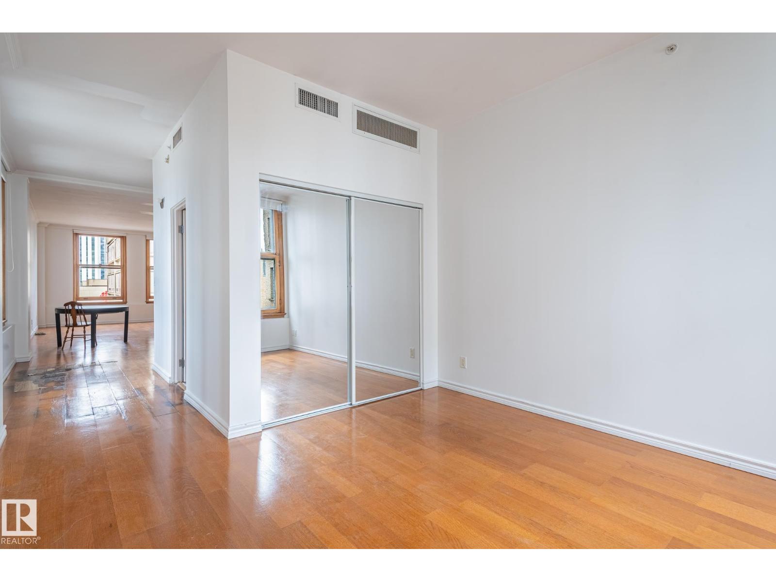 #810 10134 100 ST NW - 56