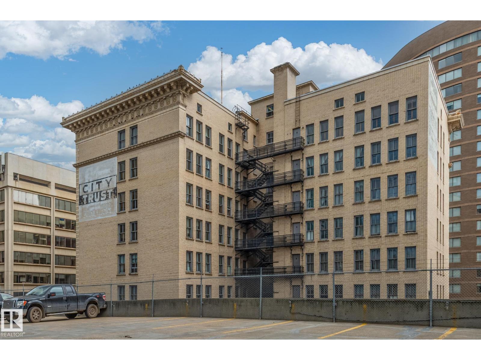 #810 10134 100 ST NW - 58