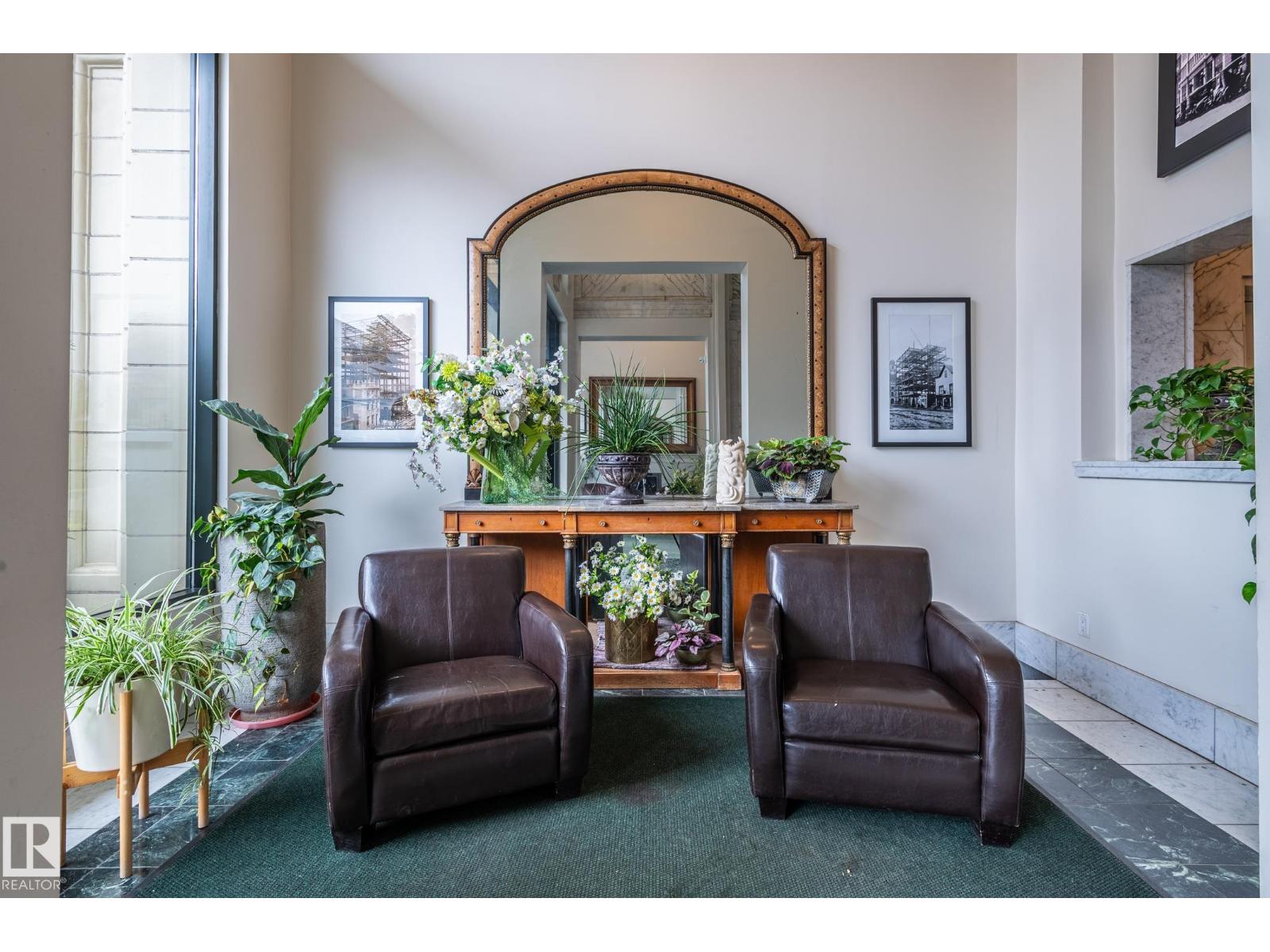 #810 10134 100 ST NW - 11