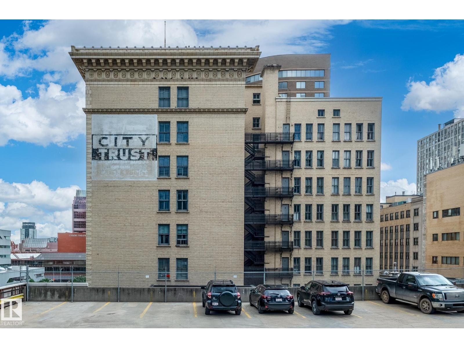 #810 10134 100 ST NW - Image 59
