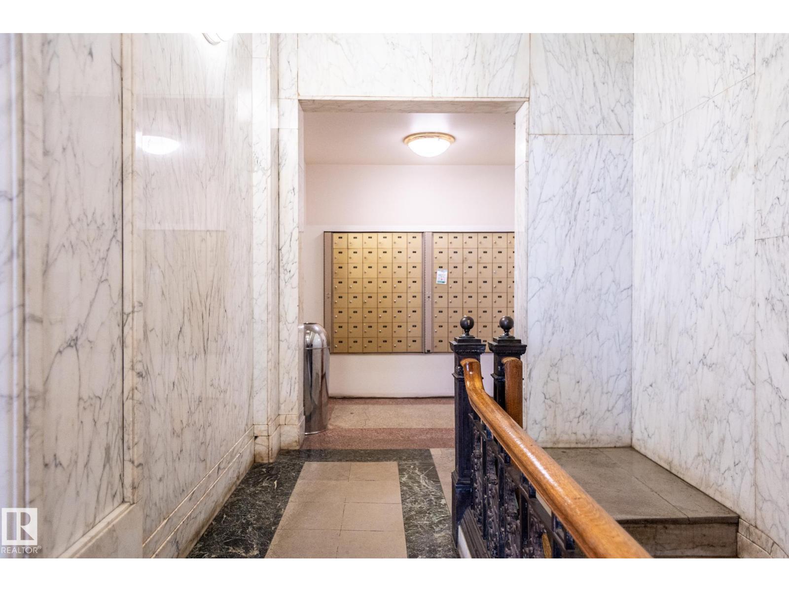 #810 10134 100 ST NW - Image 20