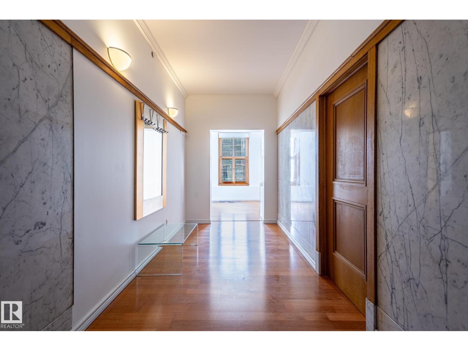 #810 10134 100 ST NW - Image 28