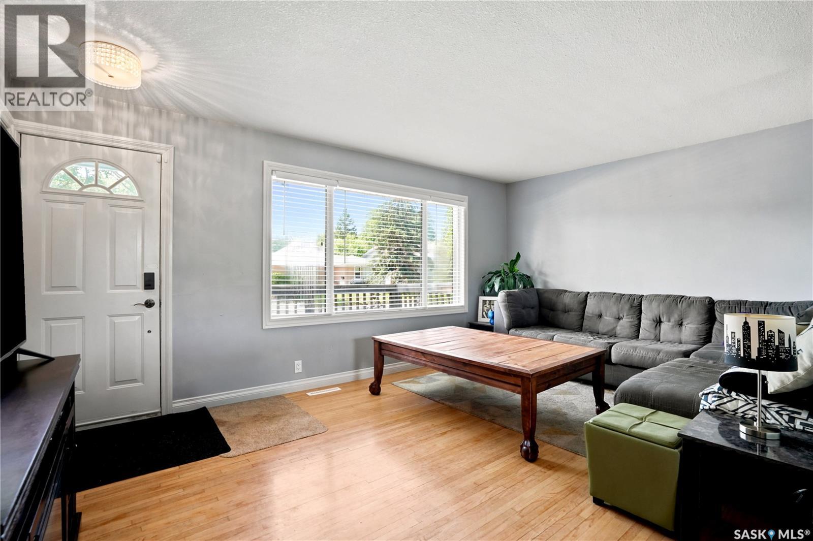 813 HORACE STREET - 3