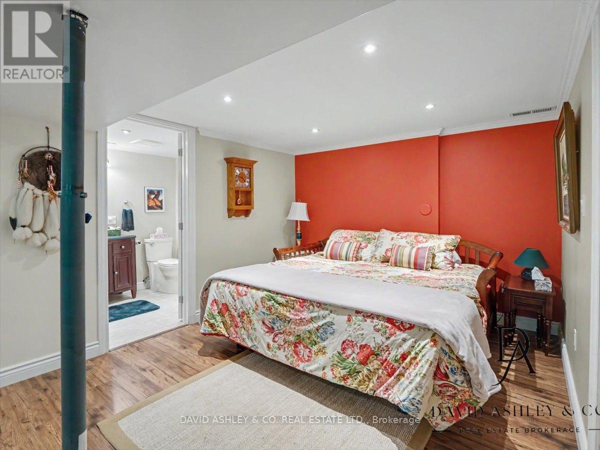 4 QUEEN STREET - 21