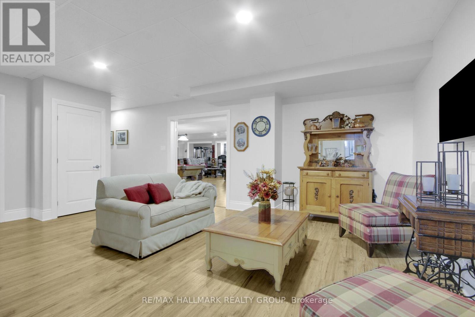 7479 BLEEKS ROAD - 35