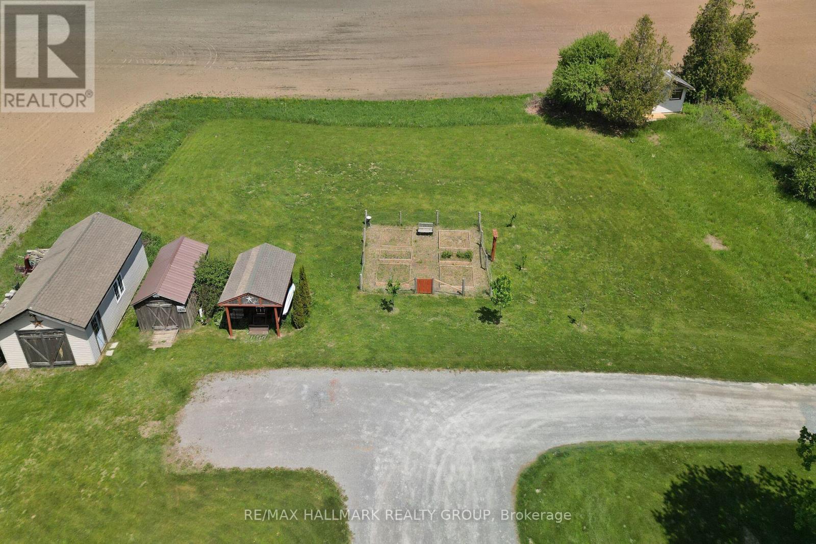 7479 BLEEKS ROAD - 48