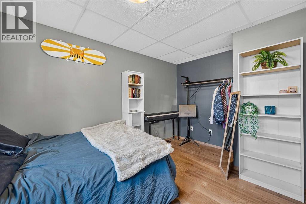 960 Copperfield Boulevard SE - 33