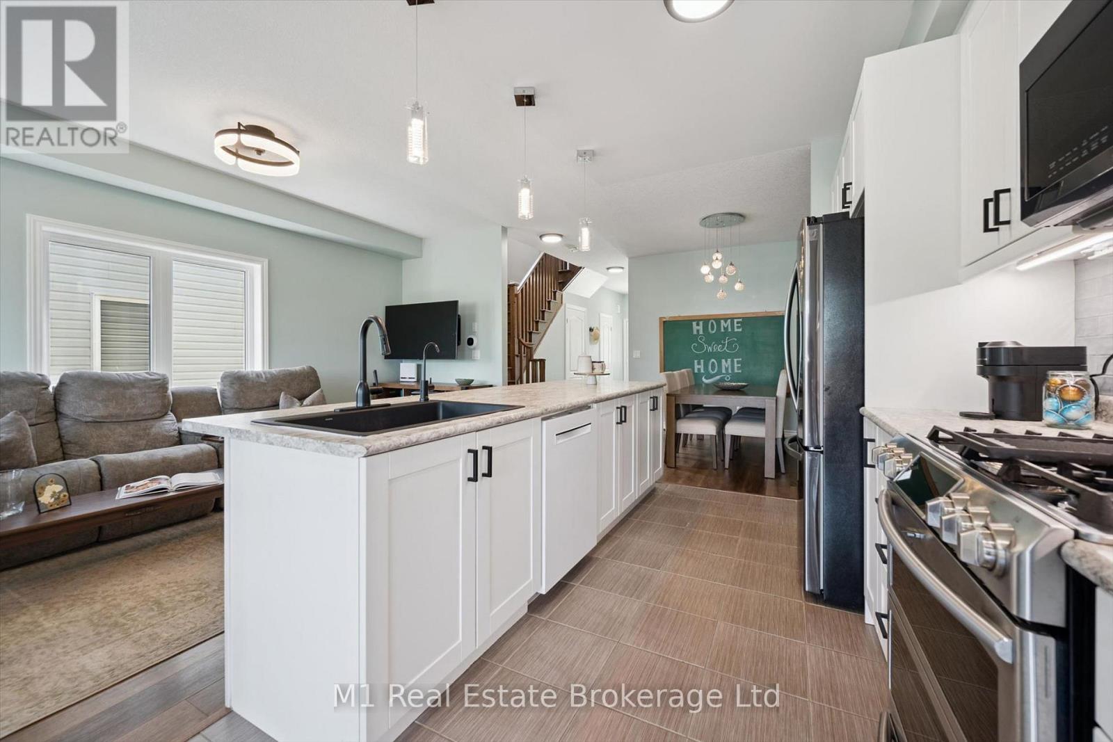 43 COURTNEY STREET - Image 13