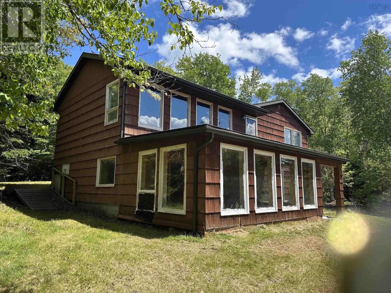 179 Camelot Drive - 3