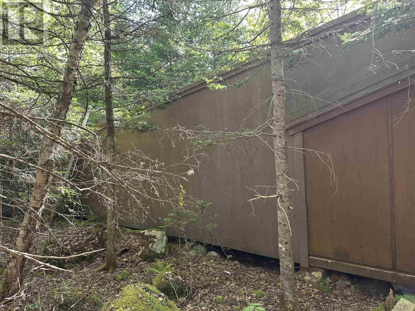 179 Camelot Drive - 37