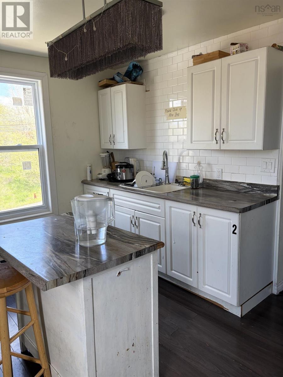 1491 Victoria Road - 13