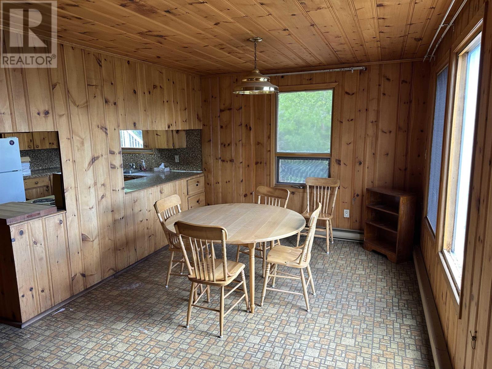 179 Camelot Drive - 11