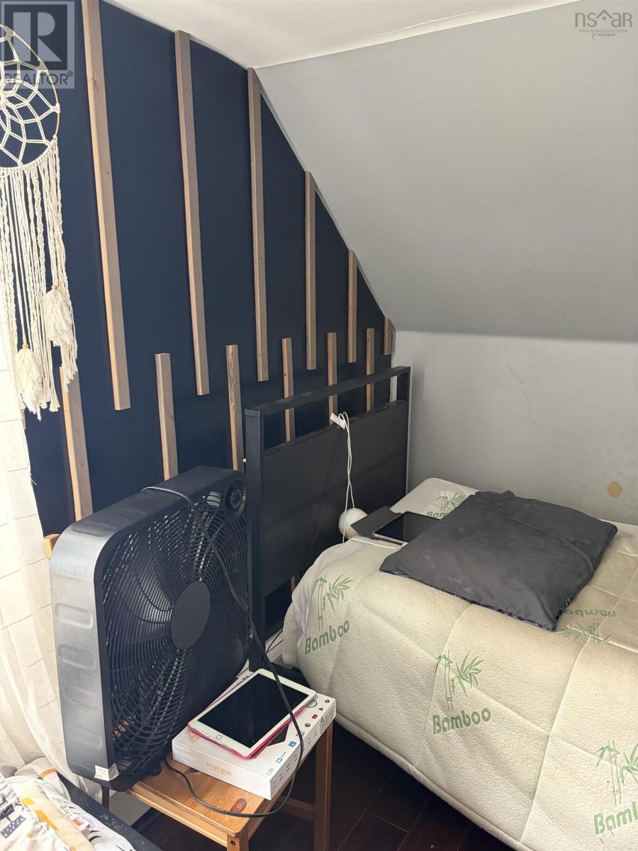 1491 Victoria Road - 23