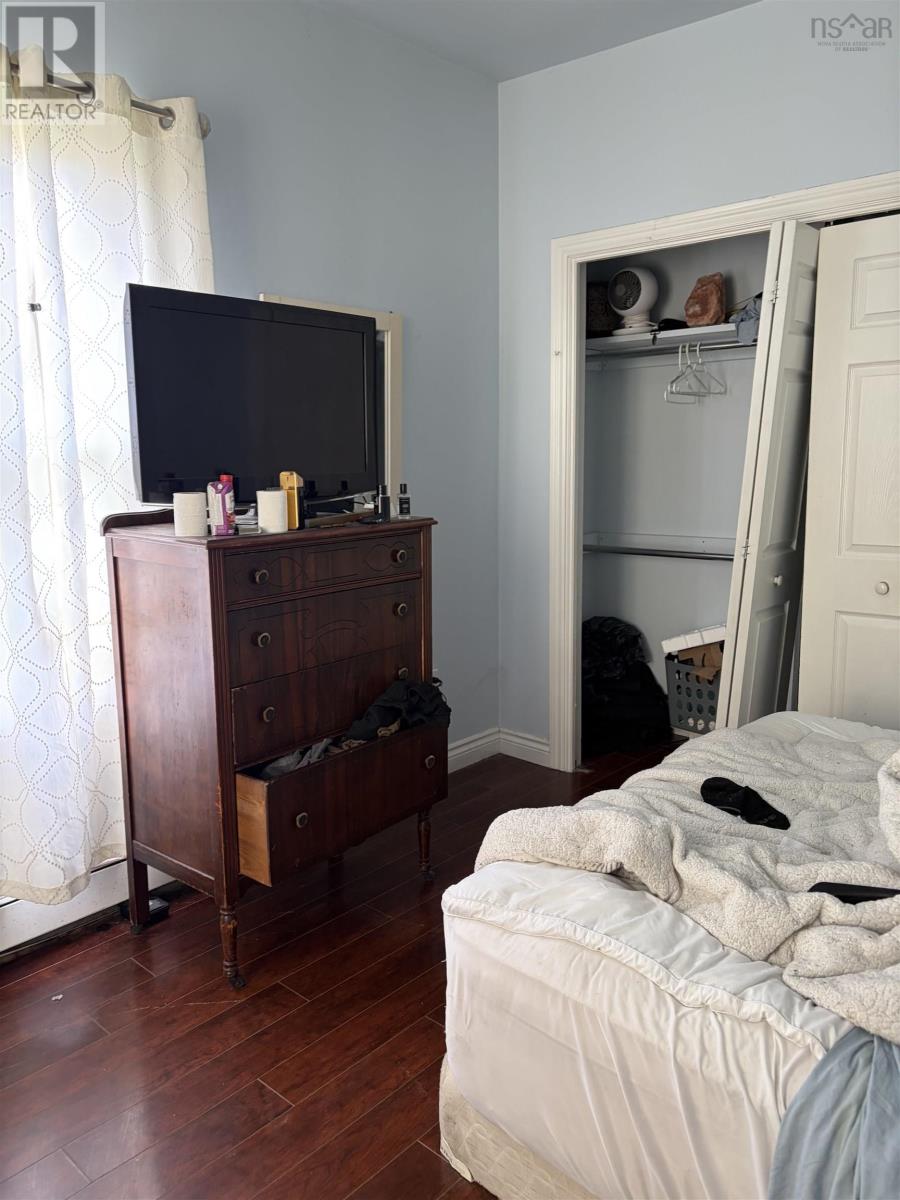 1491 Victoria Road - 32