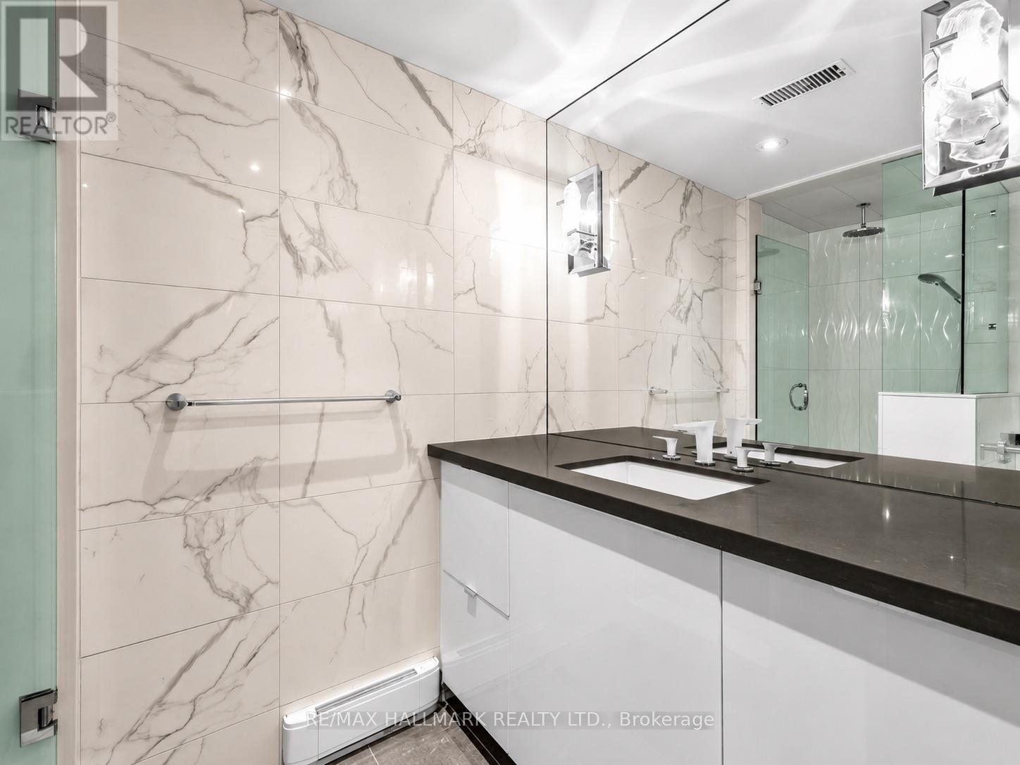 #PH15 20 GLEBE ROAD W - 27