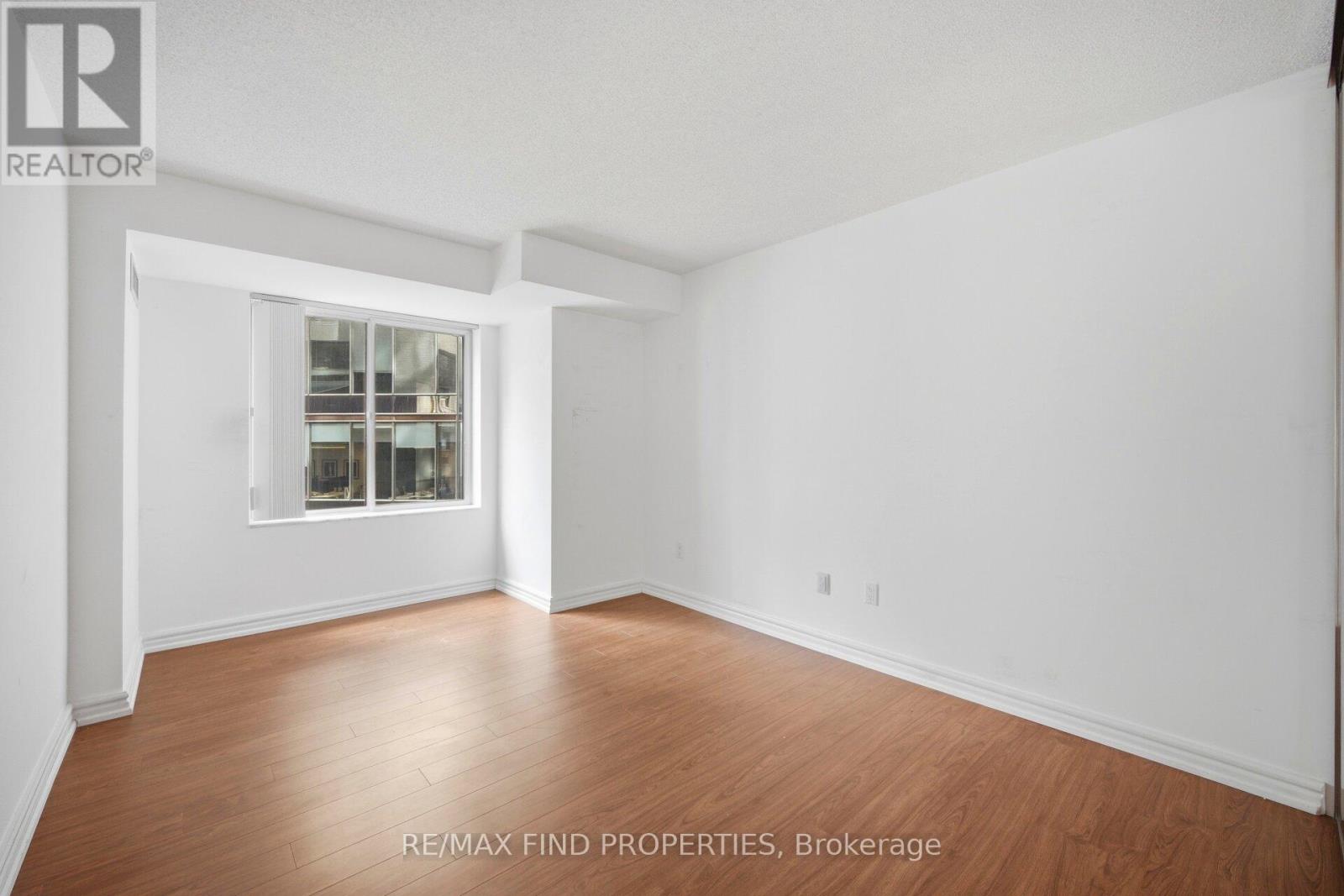 #1203 33 UNIVERSITY AVENUE - 32