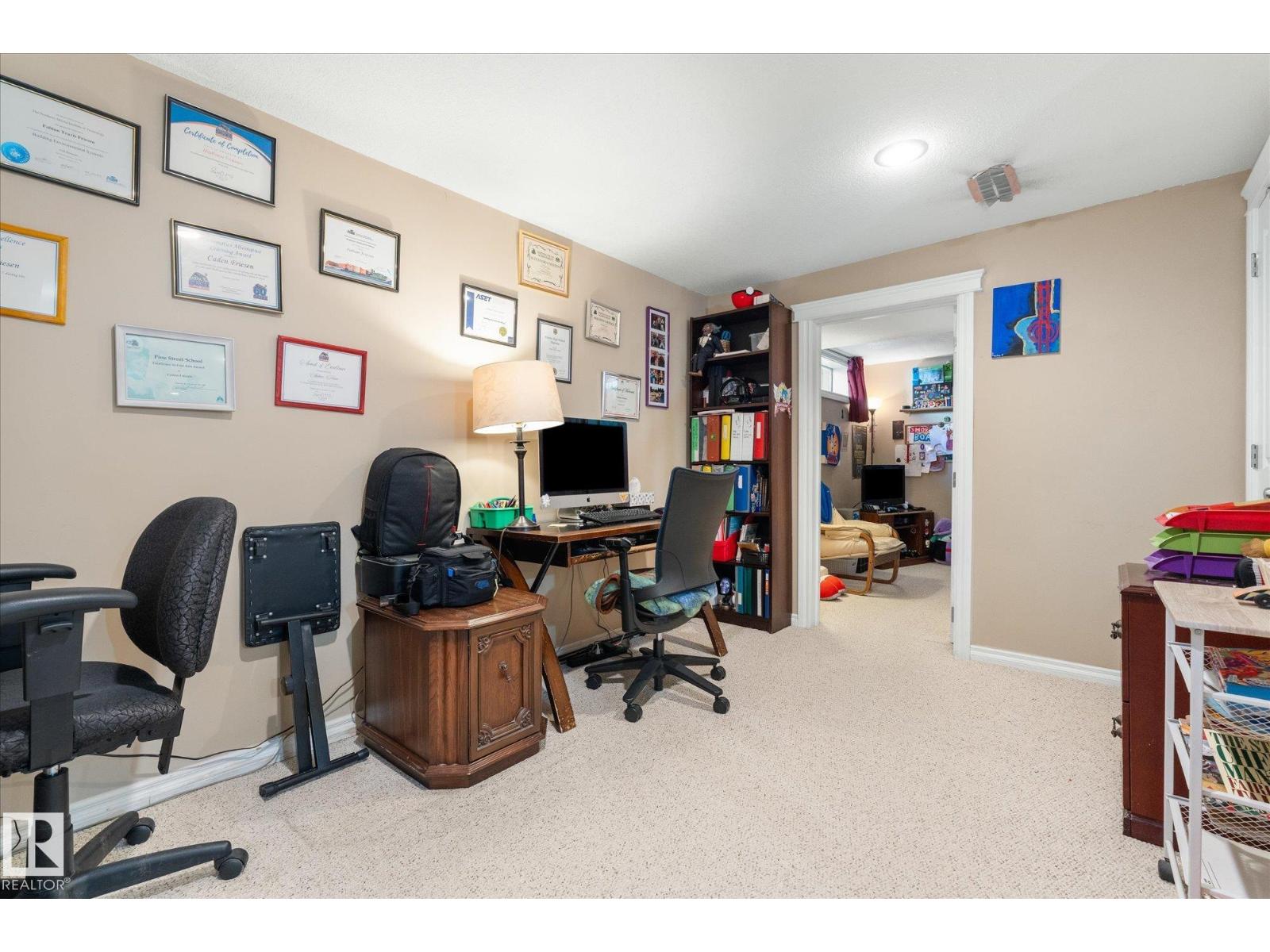 869 ALDER AV - 32