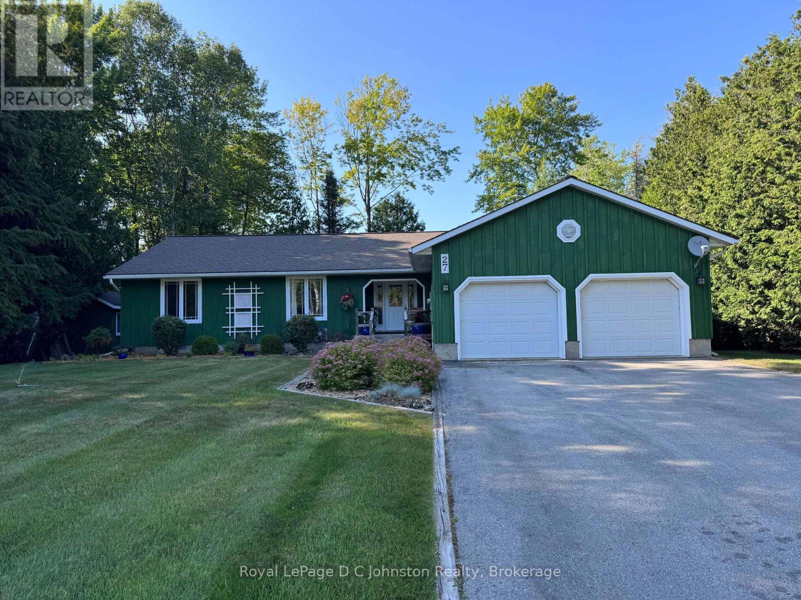 27 GREMIK CRESCENT - 2
