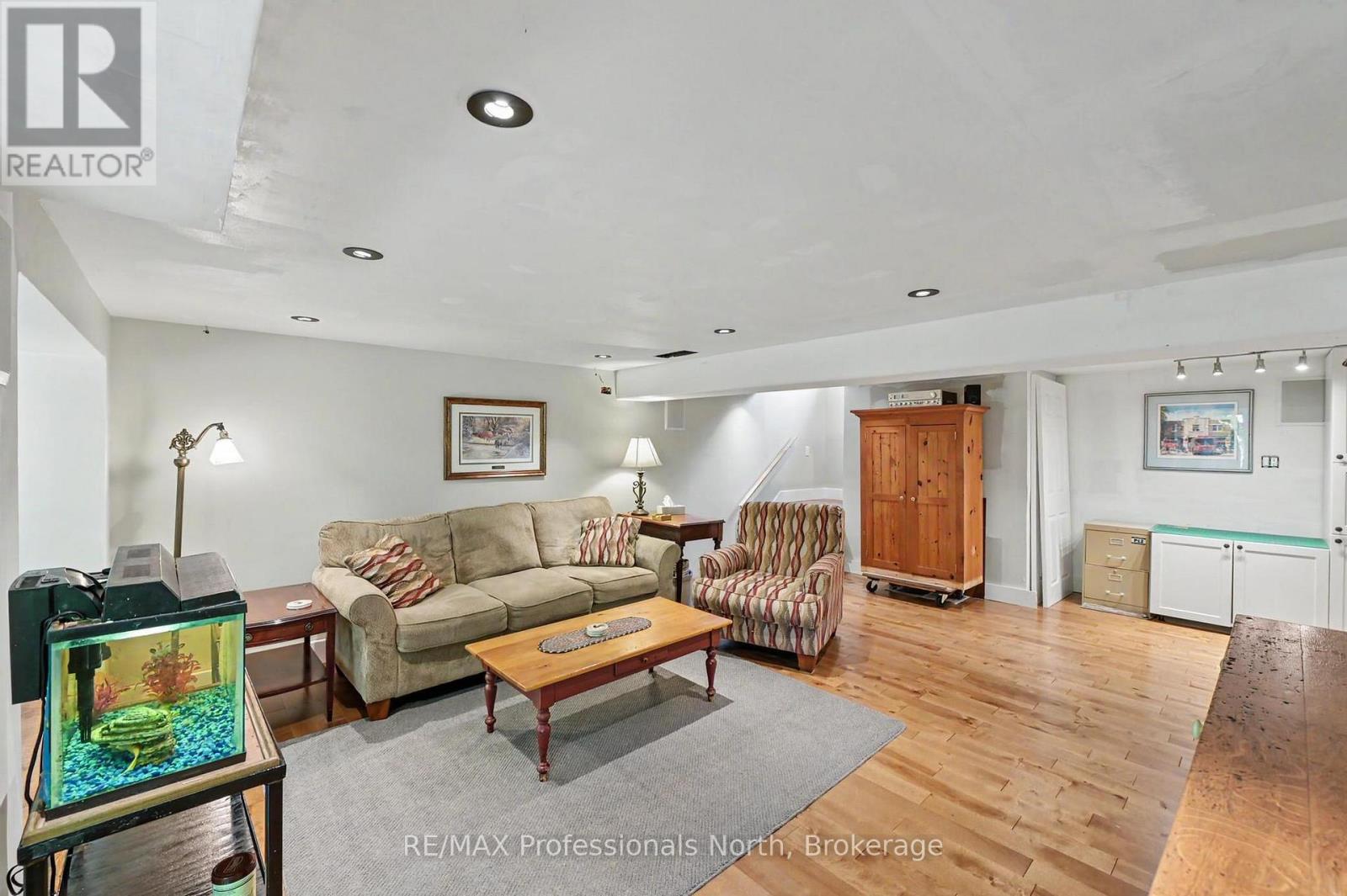 1010 CORDOVA ROAD - 20