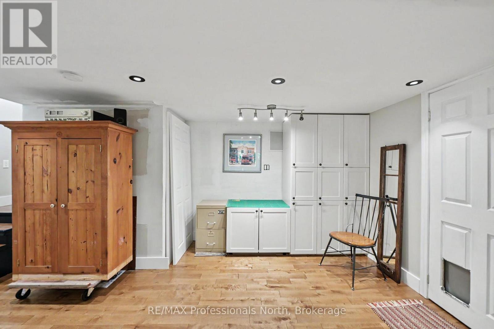 1010 CORDOVA ROAD - 19