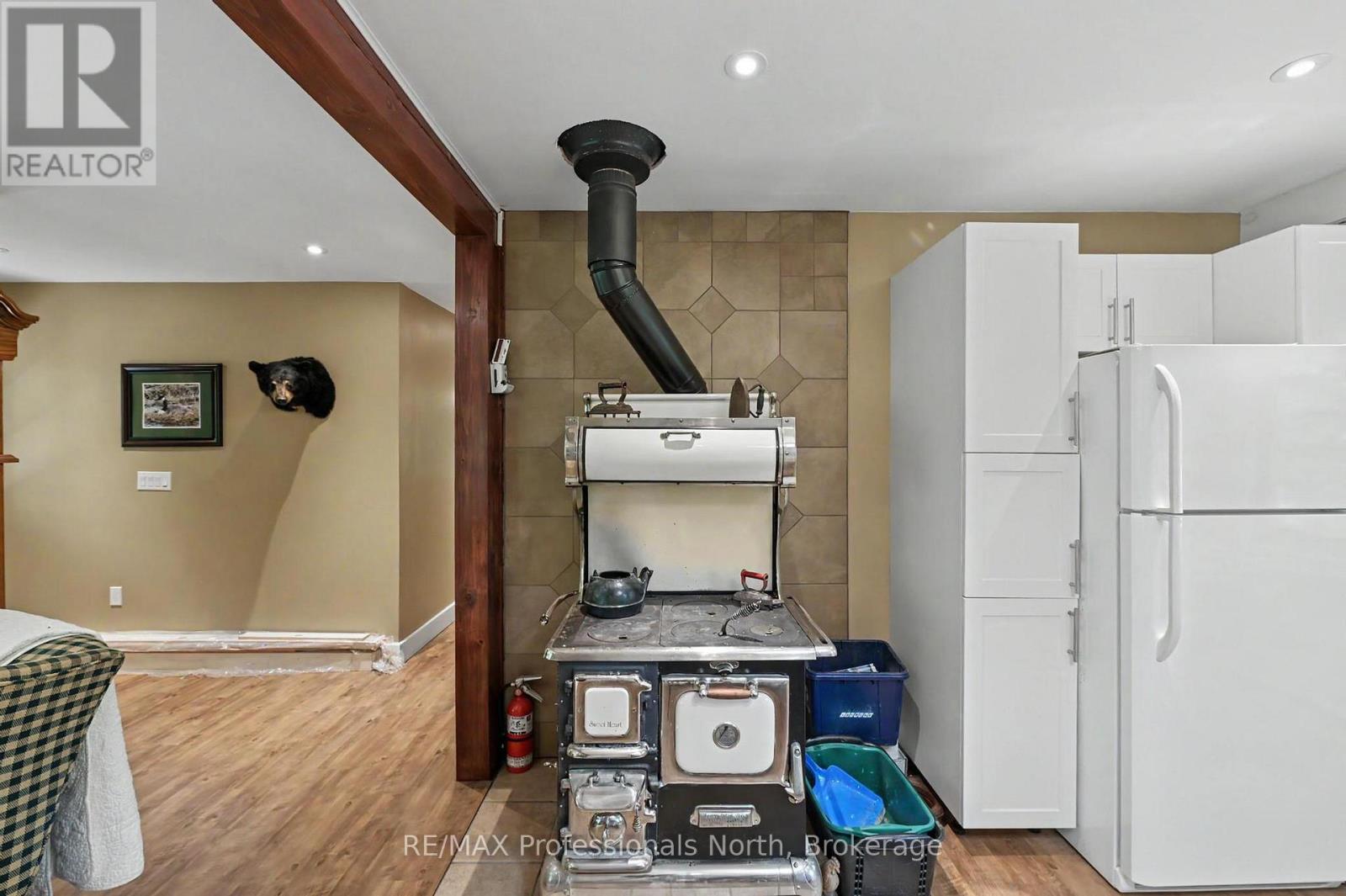 1010 CORDOVA ROAD - 31