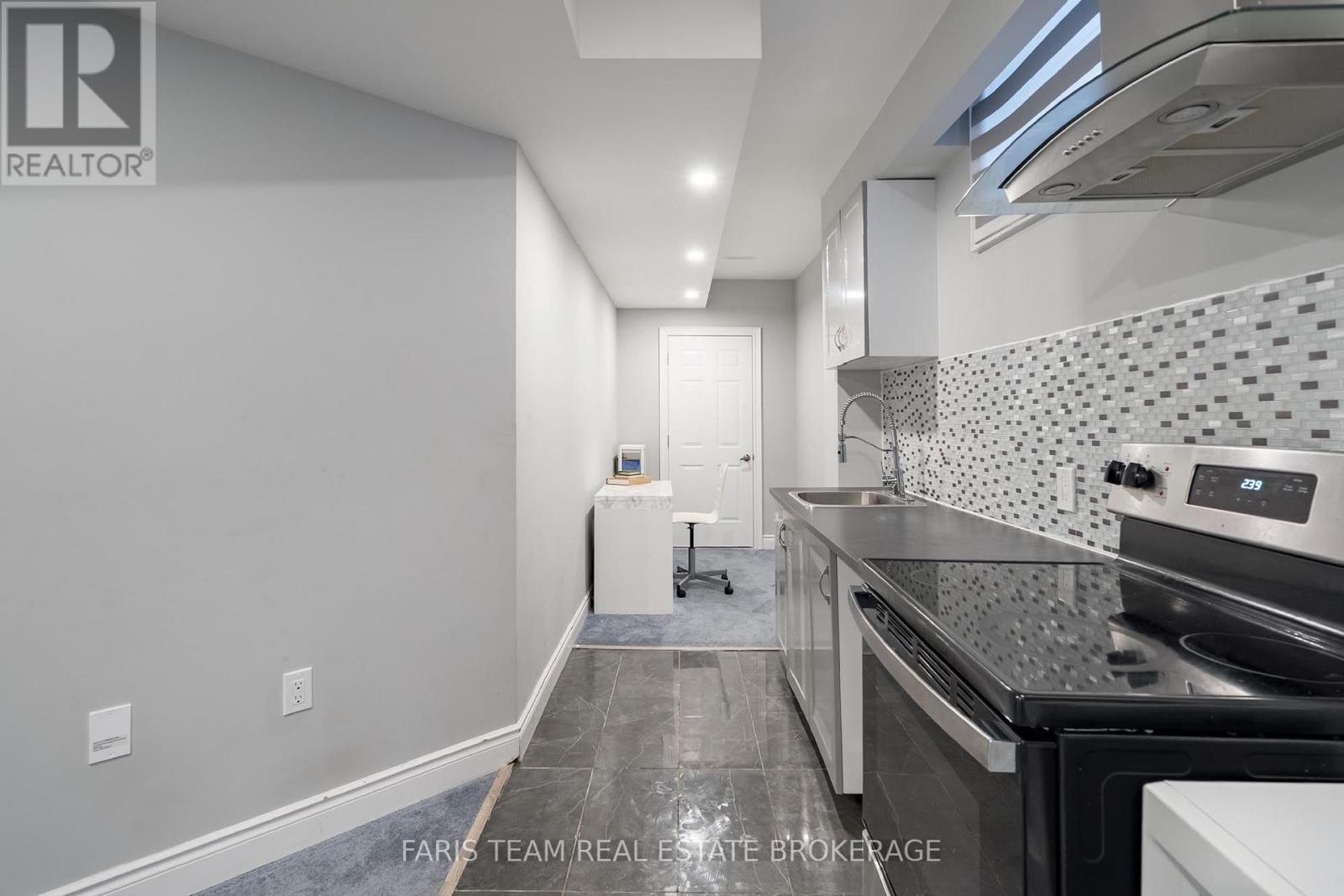 236 EIGHTH AVENUE - 34