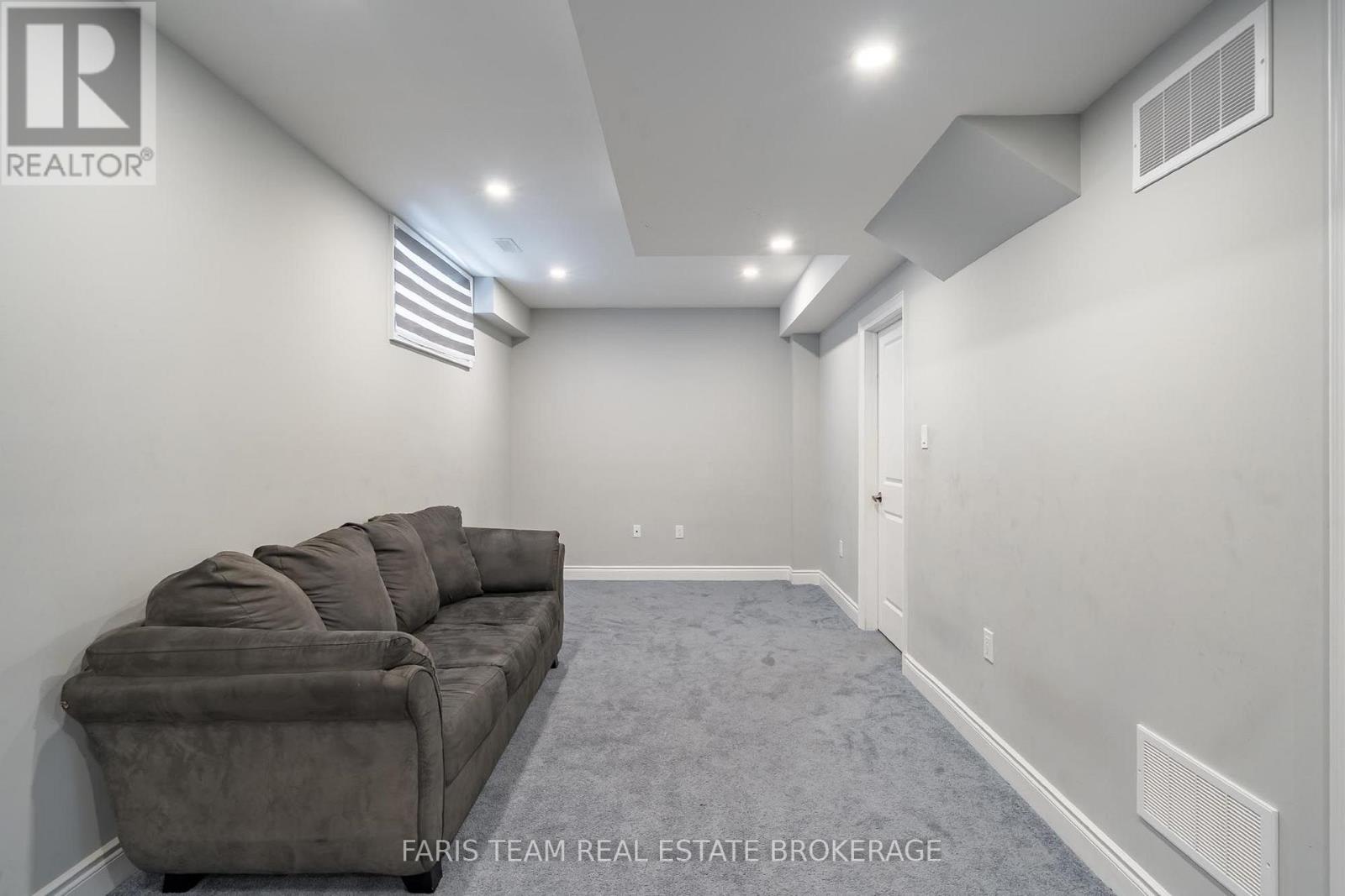 236 EIGHTH AVENUE - 36