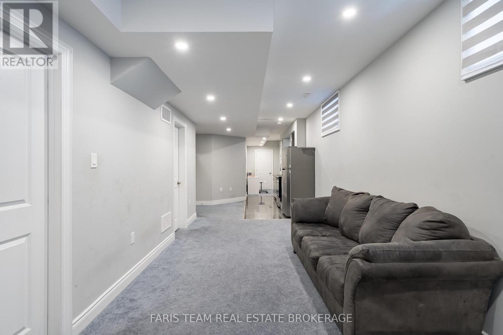 236 EIGHTH AVENUE - 37