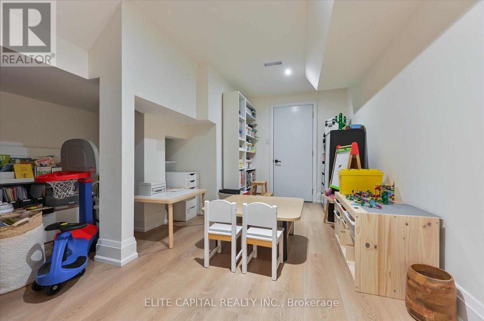 8 GOLD CREEK STREET - 21