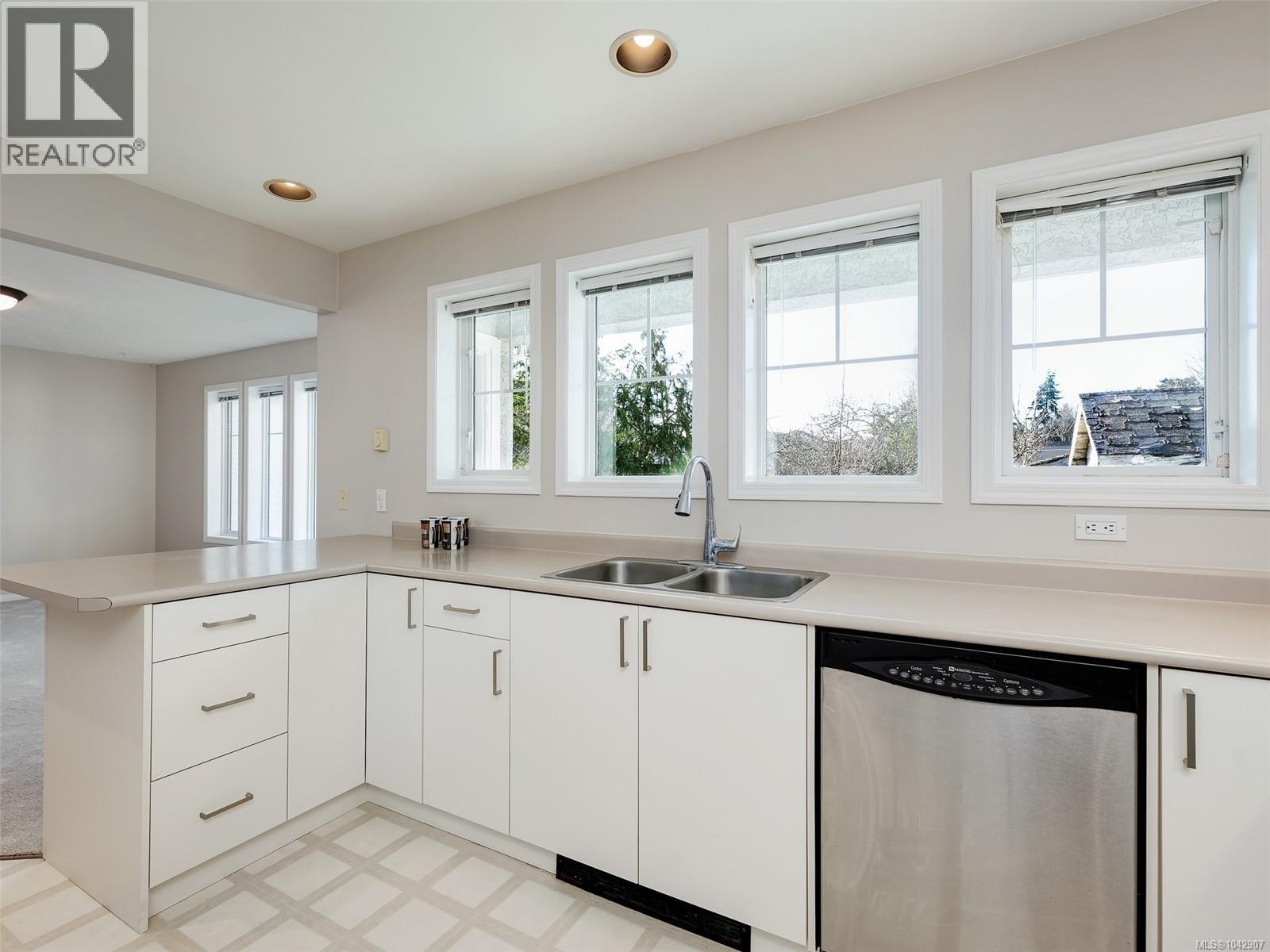 9524 Greenglade Rd - 9