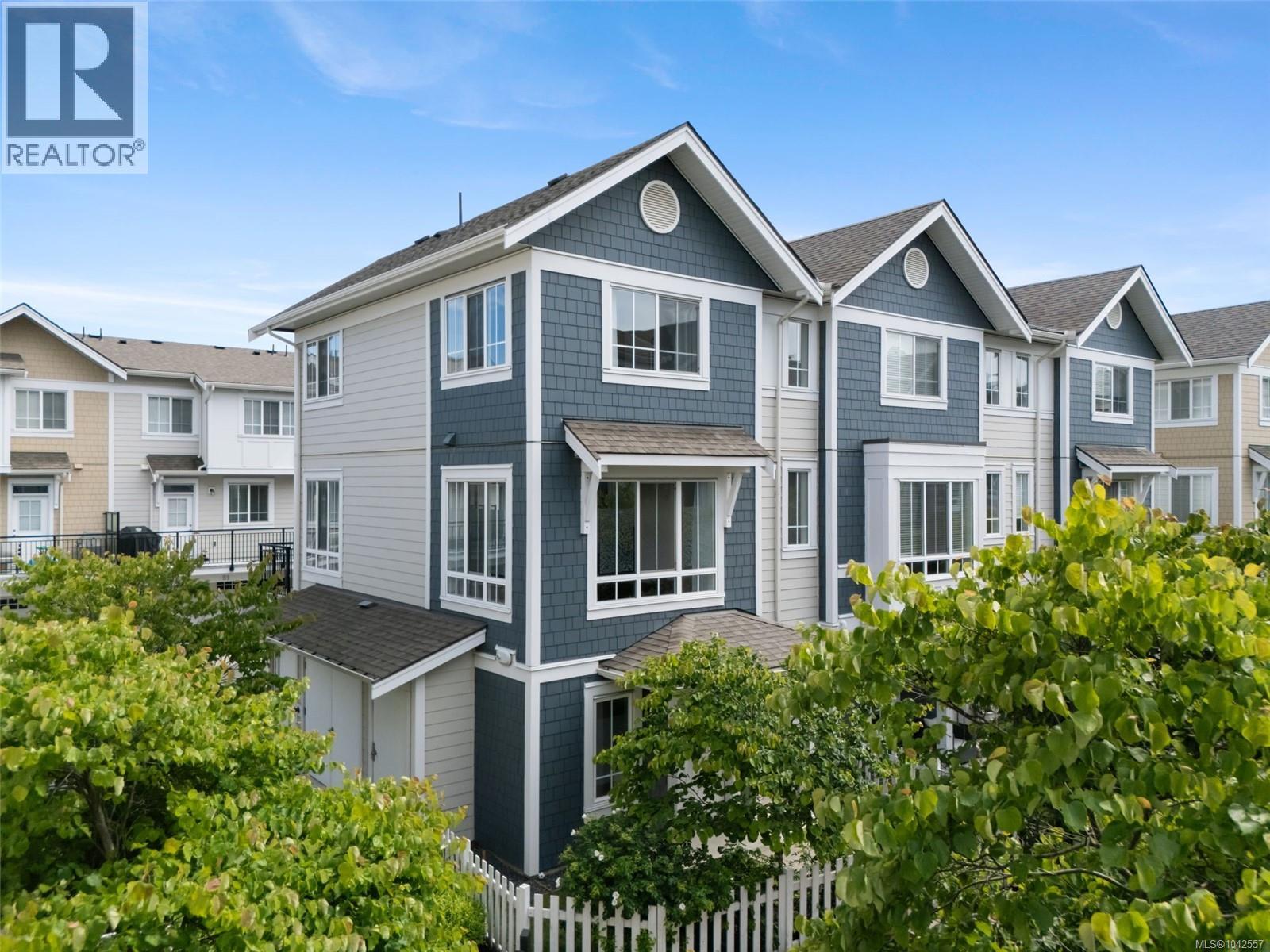 #52 370 Latoria Blvd - 1