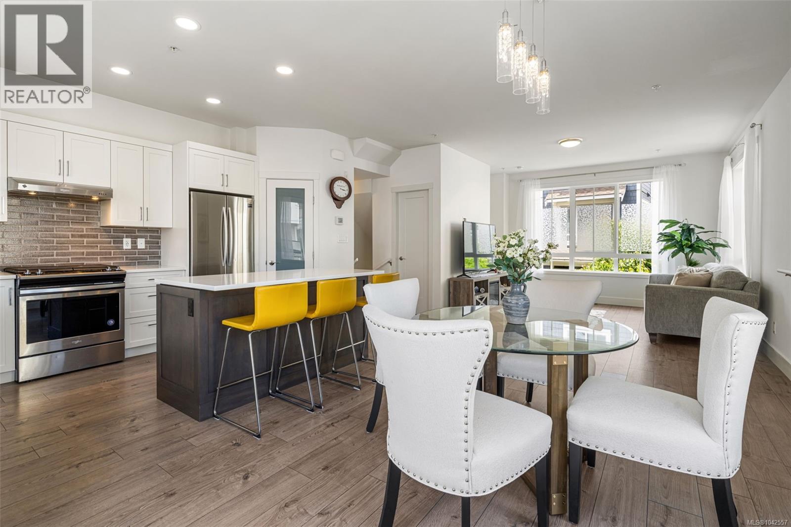 #52 370 Latoria Blvd - 16