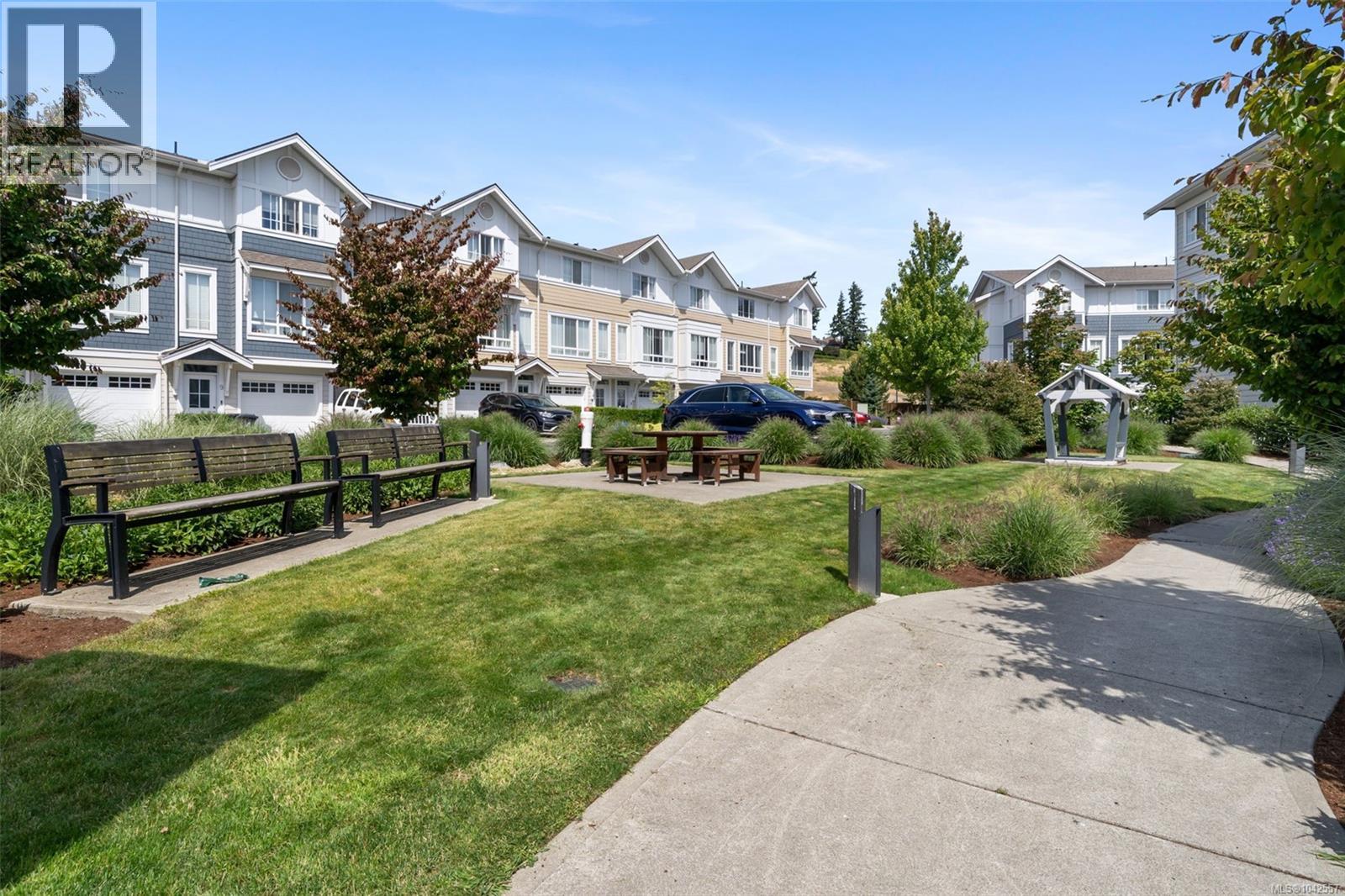 #52 370 Latoria Blvd - 34