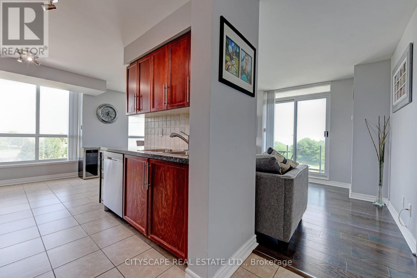 #404 4850 GLEN ERIN DRIVE - Image 8