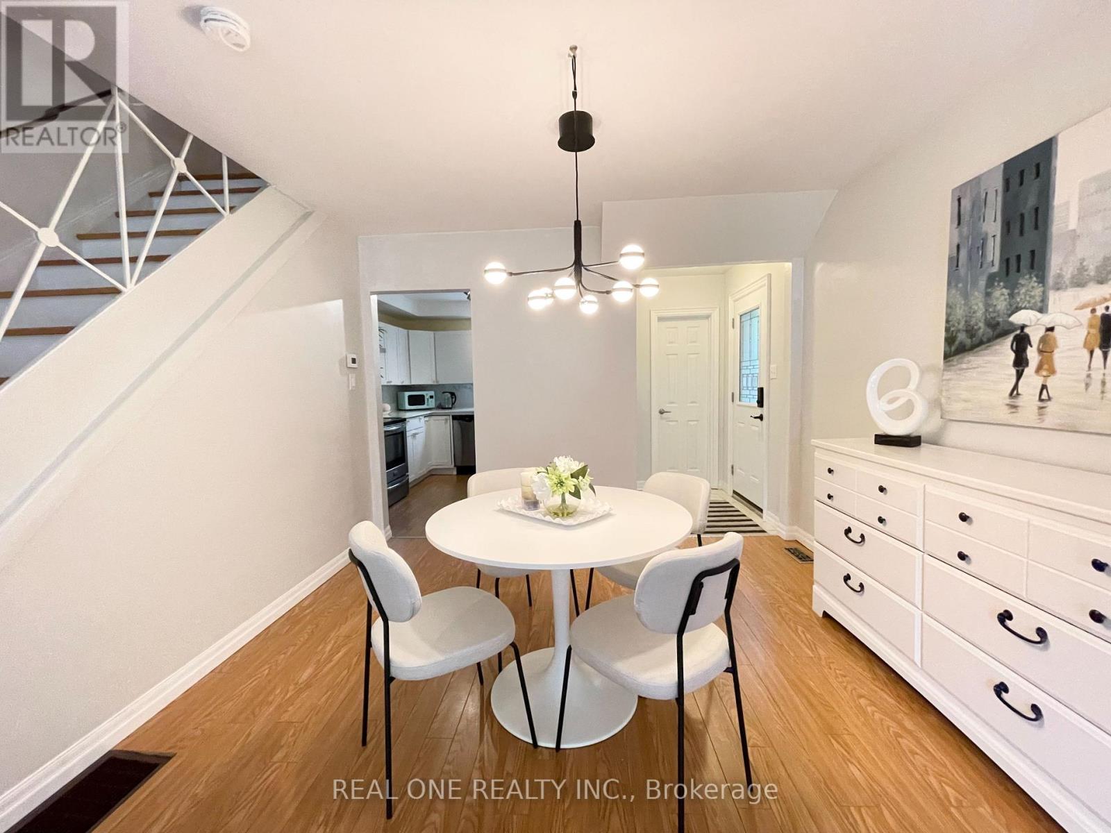 290 WESTCOURT PLACE - 10