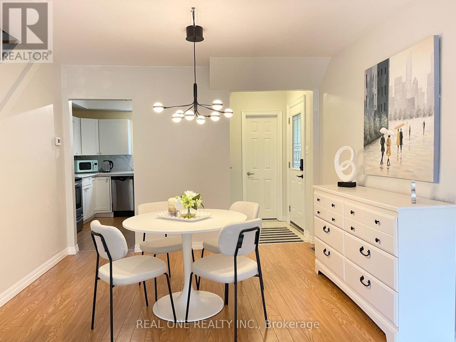 290 WESTCOURT PLACE - 9