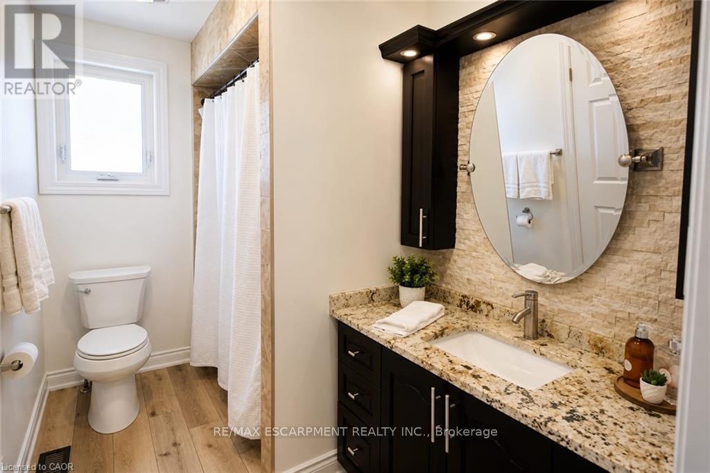 172 HIGHLAND ROAD W - 12