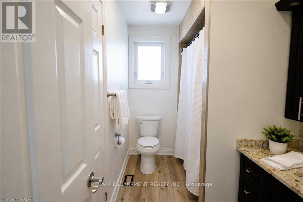 172 HIGHLAND ROAD W - 13