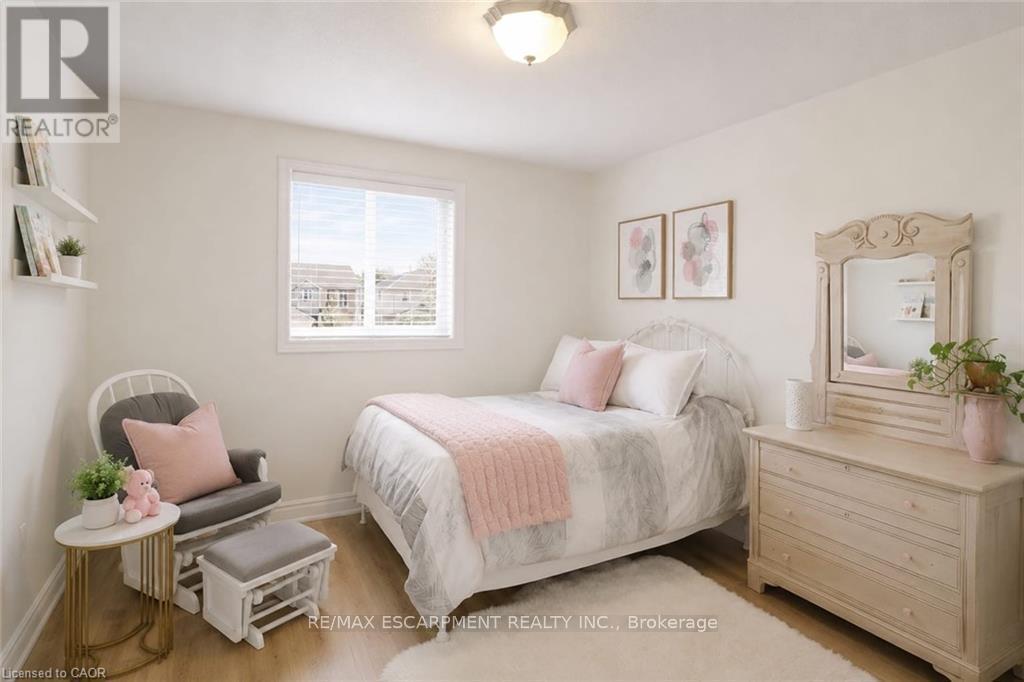 172 HIGHLAND ROAD W - 16