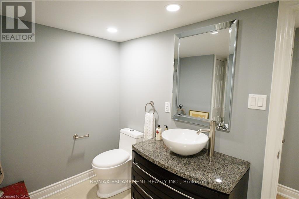 172 HIGHLAND ROAD W - 20